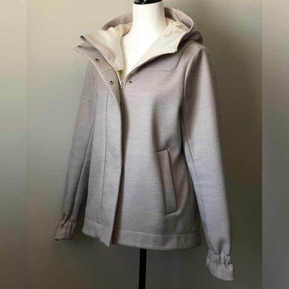 Lululemon Studio Softshell - size M/L - neutral softshell jacket versatile coat - Picture 14 of 16